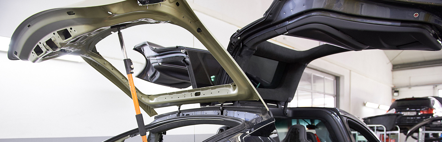 Tesla Body Shop München